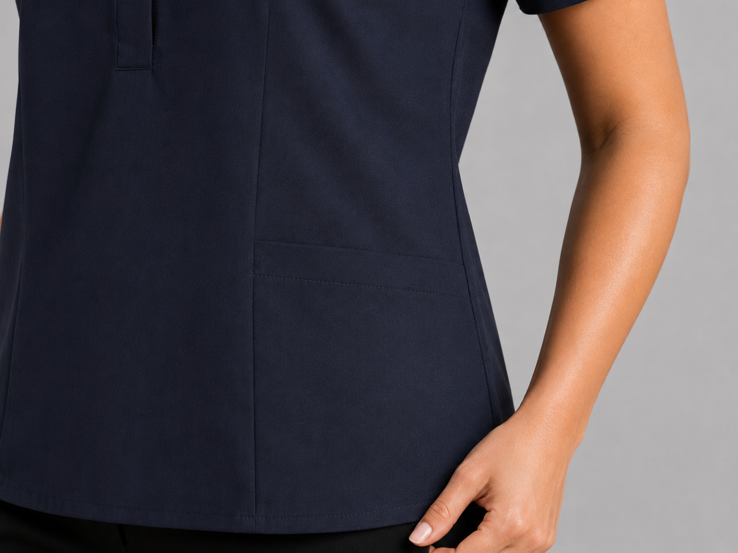 Women's S/S collarless tunic top with pockets